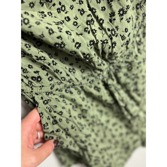 Forever 21 Green Floral Romper Size Medium Spaghetti Strap Drawstring Women’s - Picture 4 of 4